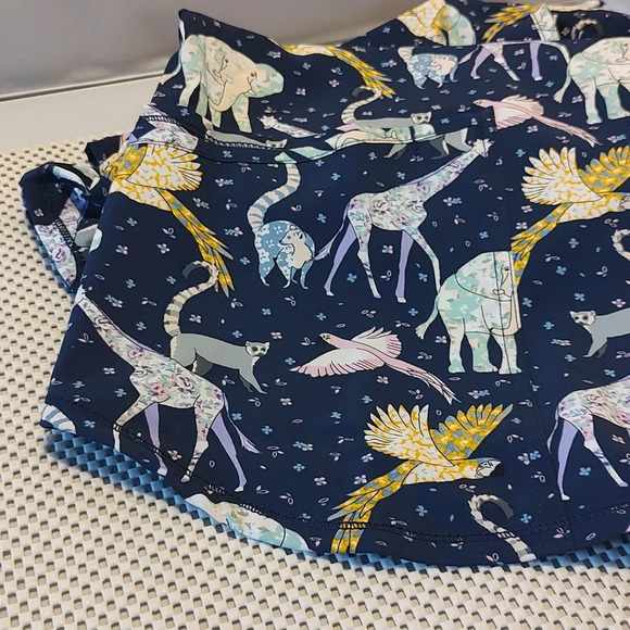 Scrubstar Women's Size L Magical Menagerie V-Neck Print Scrub Top Navy Blue - Picture 5 of 5